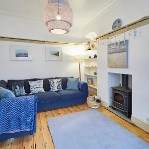 Host & - Beachside Holiday home